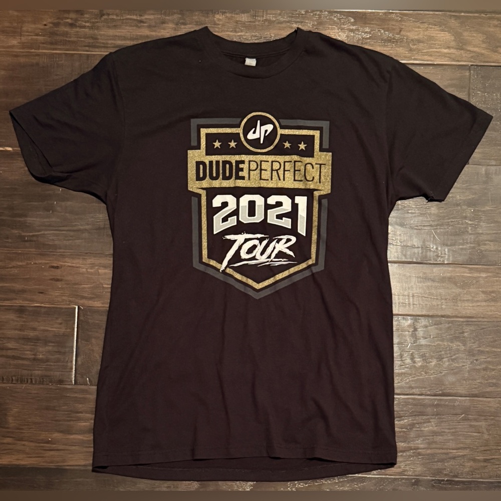 Dude Perfect 2021 Tour TShirt Adult Medium Short Sleeve Tricks YouTubers